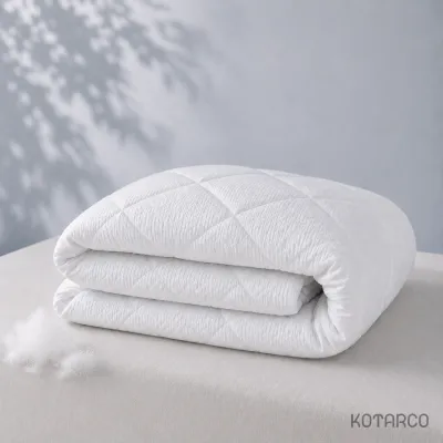 Ковдра демісезонна Huggy з ультратонким пуховим наповнювачем